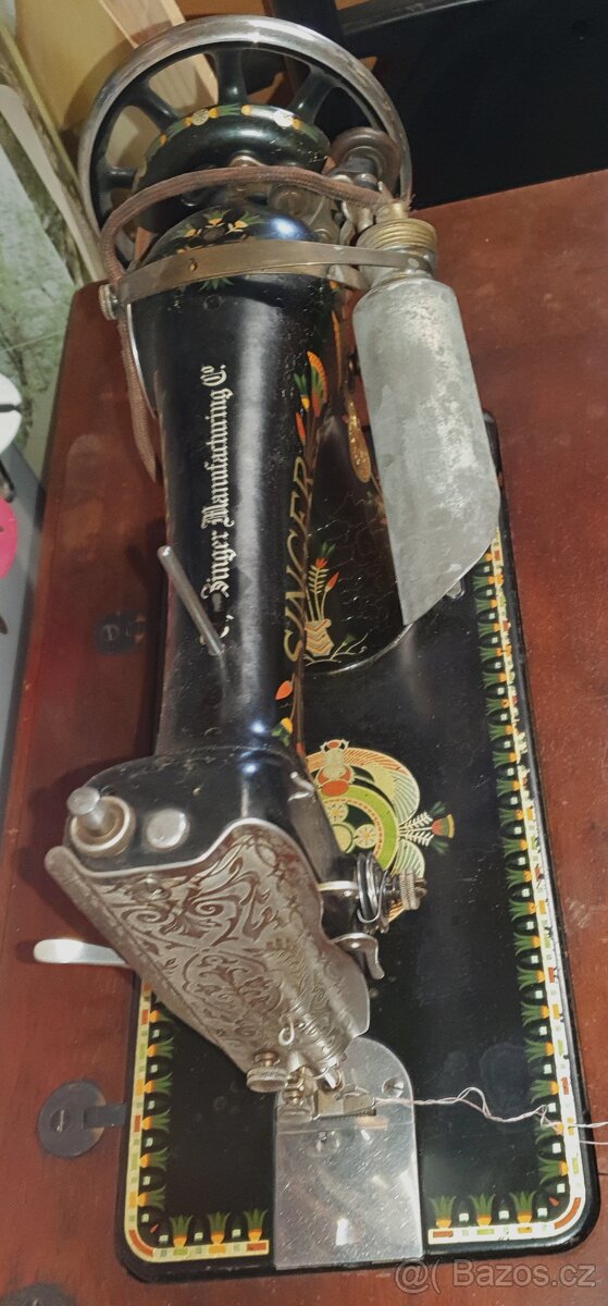 Prodám starožitný šicí stroj SINGER - 3