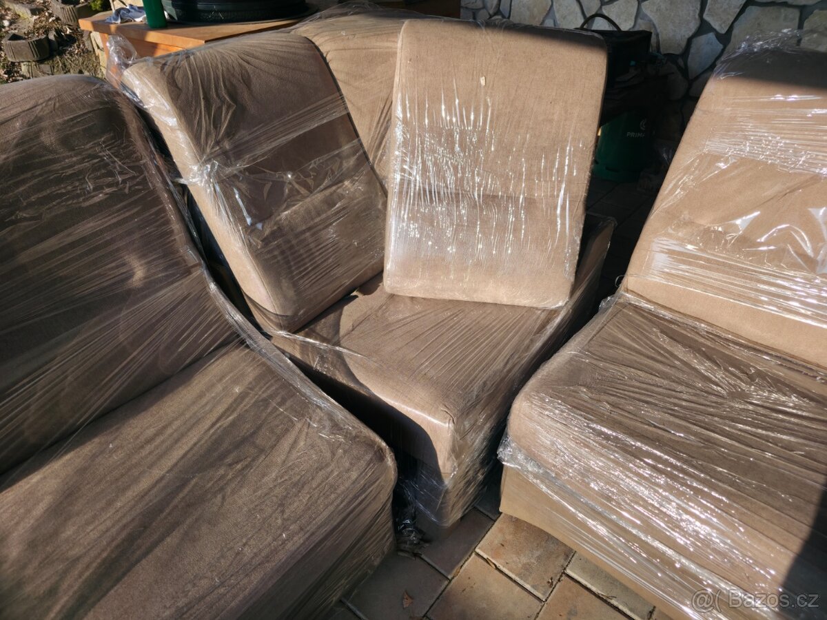 Rodinný gauč do U s postelí a... - 3