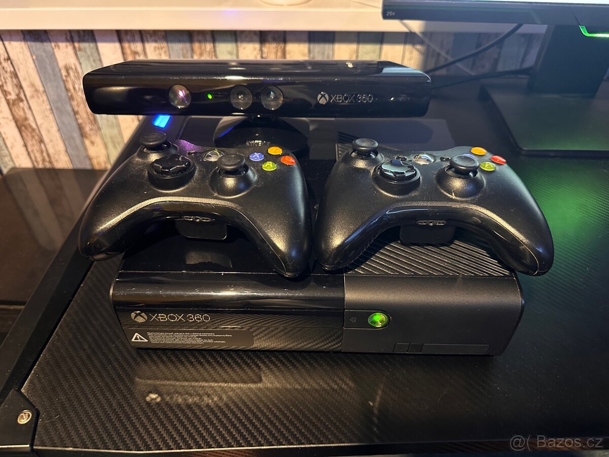 Xbox 360 E 500GB + Kinect + 2x ovladač + 4 hry - 3