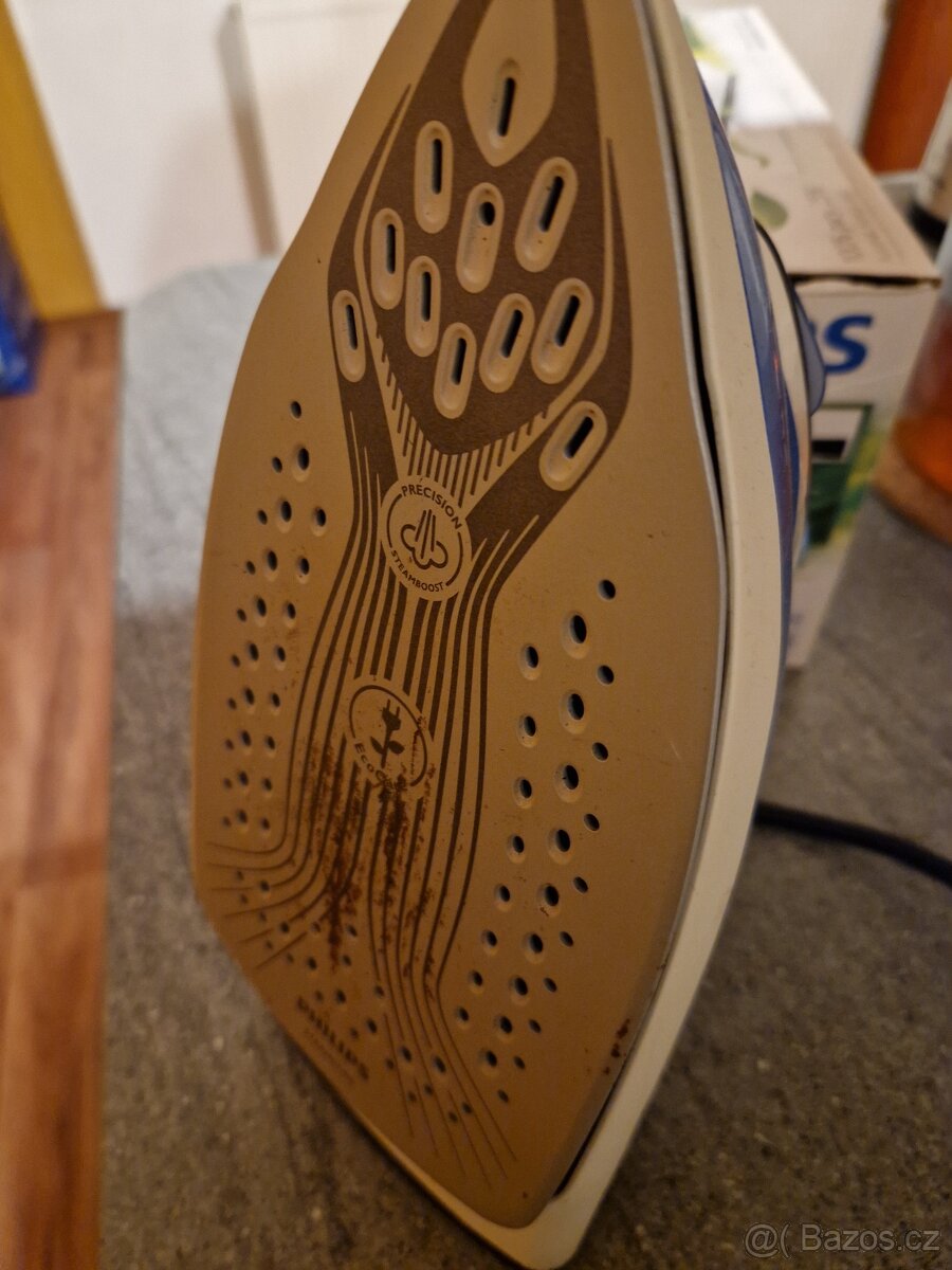 Prodám naparovací žehličku Philips GC 3760/32 EcoCare - 3