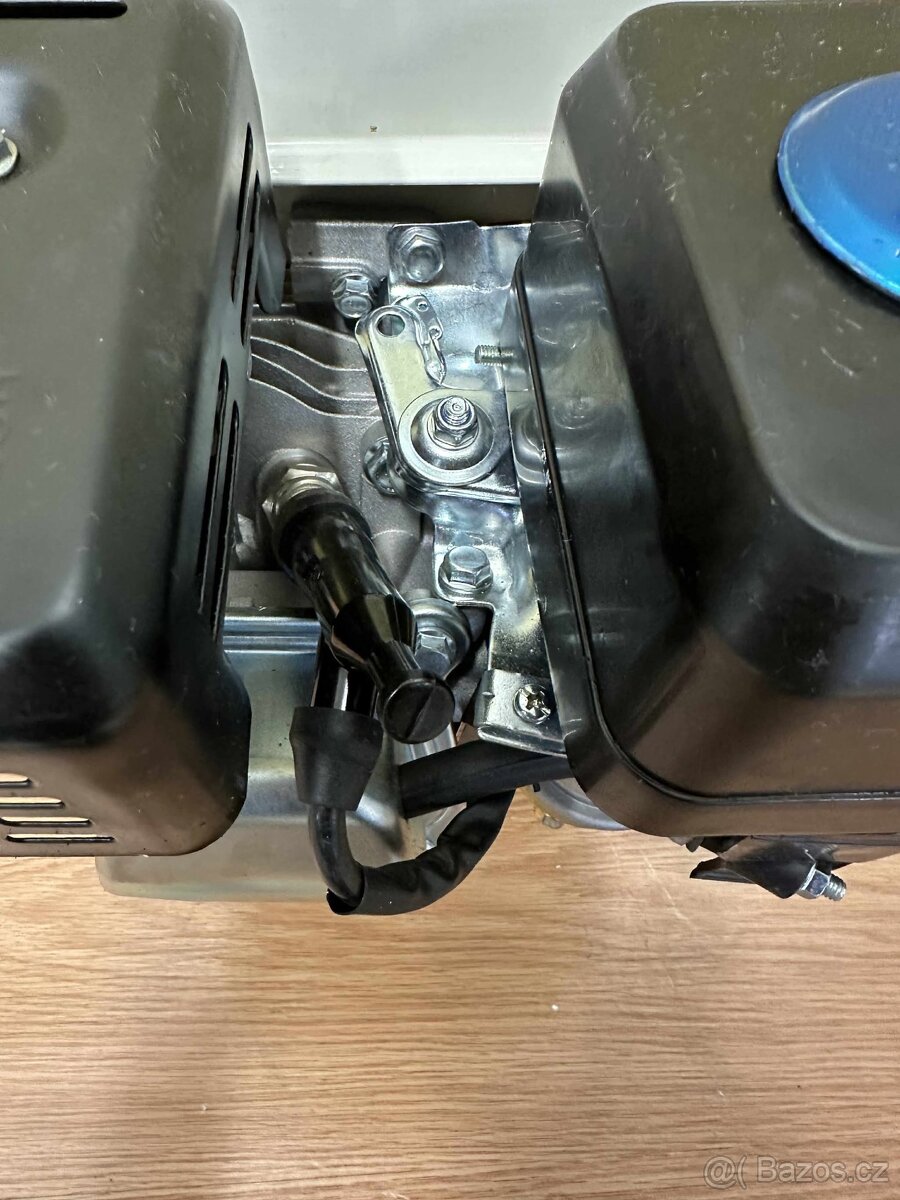 Benzínový motor 7.5 HP – pouze rozbalený, nepoužitý (č. 10) - 3