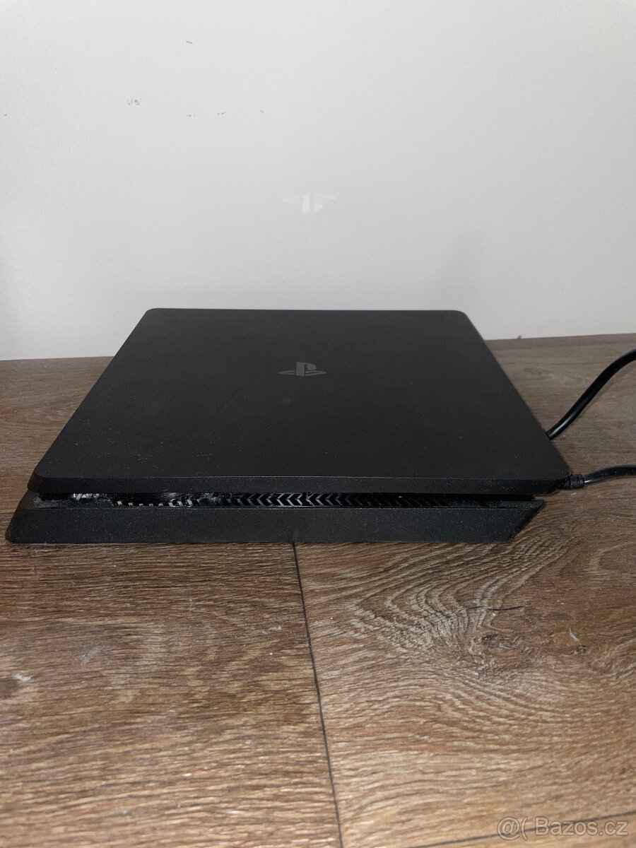 PlayStation 4 Slim + ovladač - 3