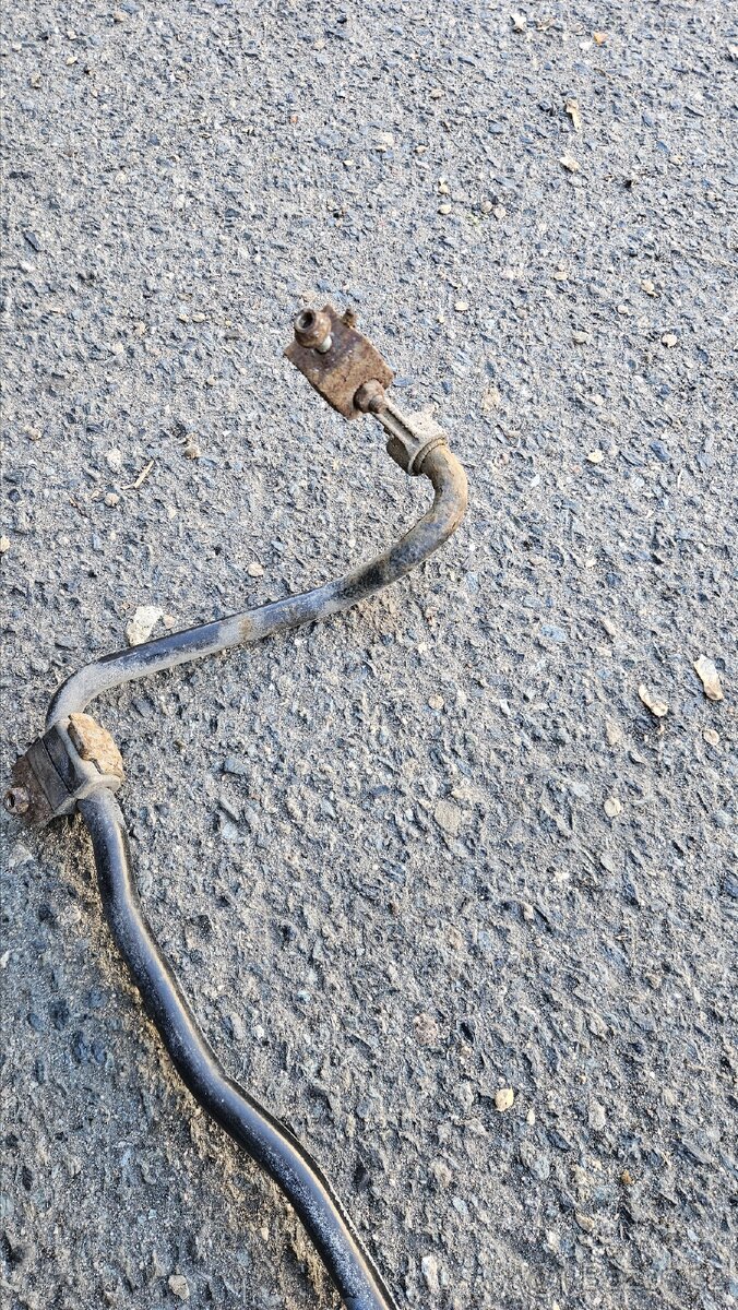 BMW e36 M-Technic zadni stabilator - 3