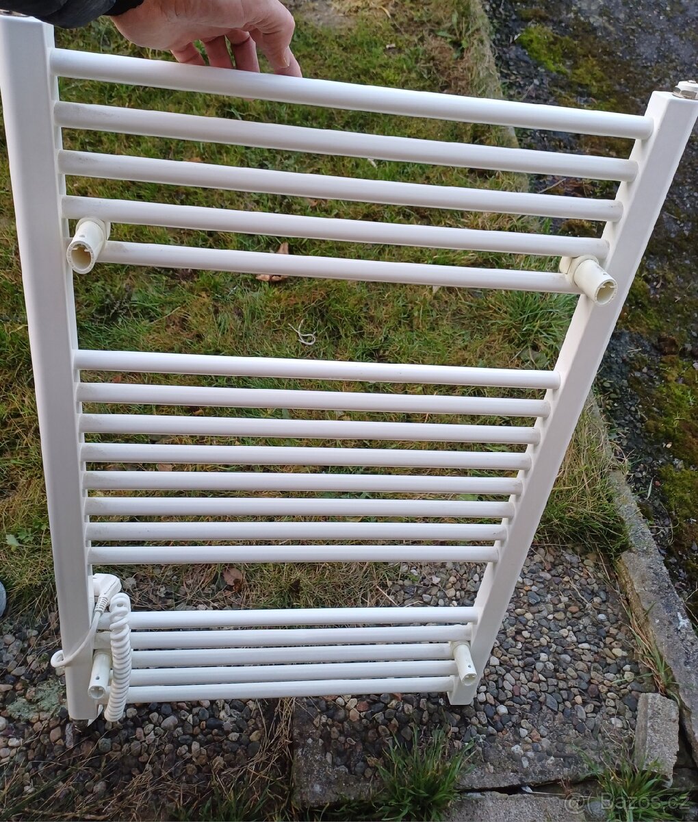 PRODÁM ELEKTRICKÝ KOUPELNOVÝ ŽEBŘÍK - 3
