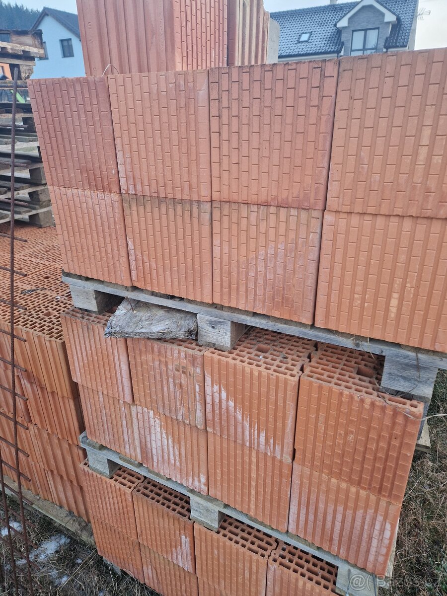 300x HELUZ UNI 30 - 3