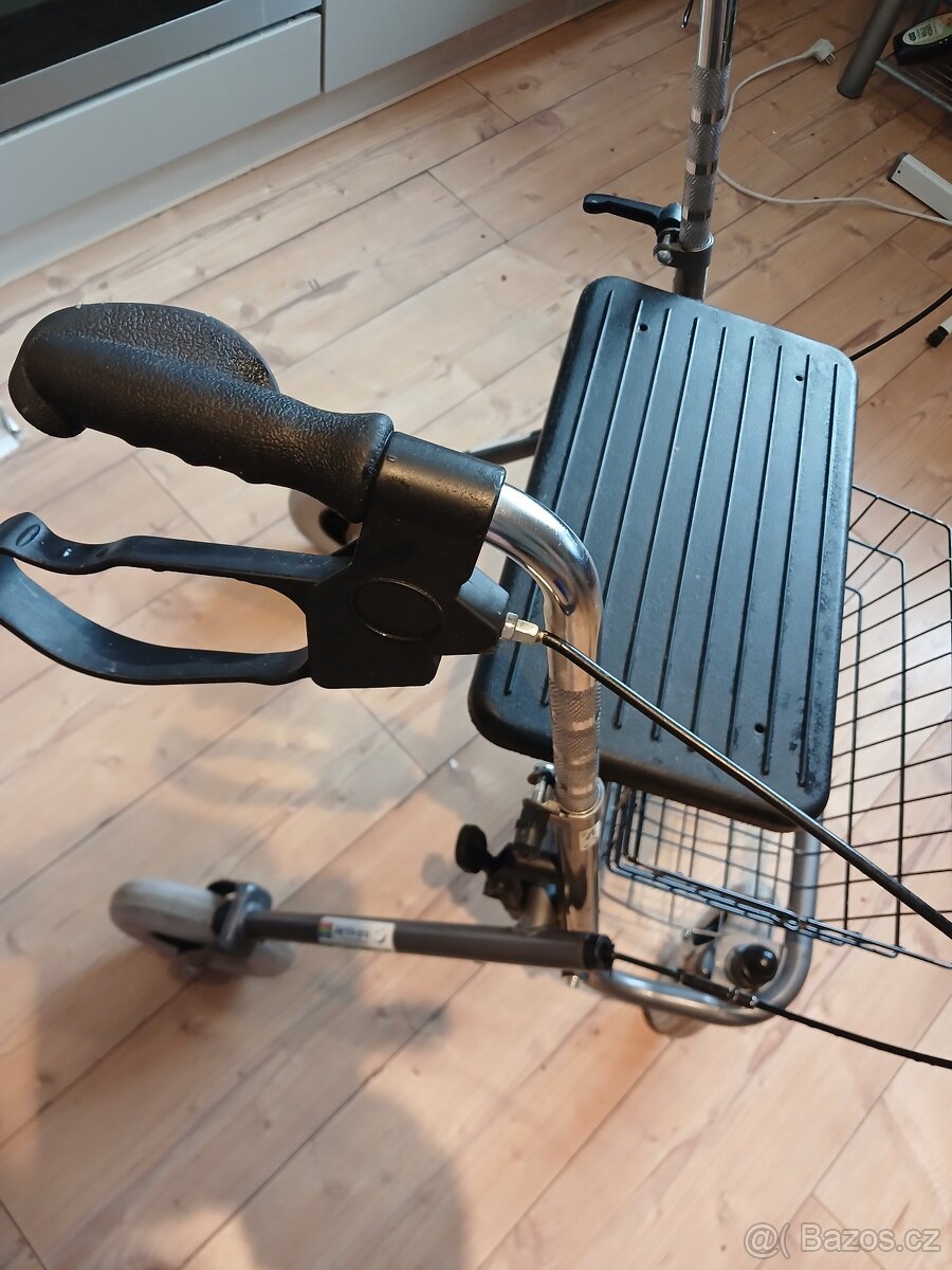 Chodítko pro senjory - 3