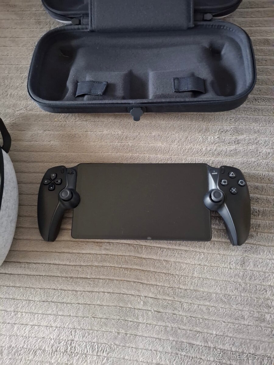 Ps5 controller a sluchátka - 3
