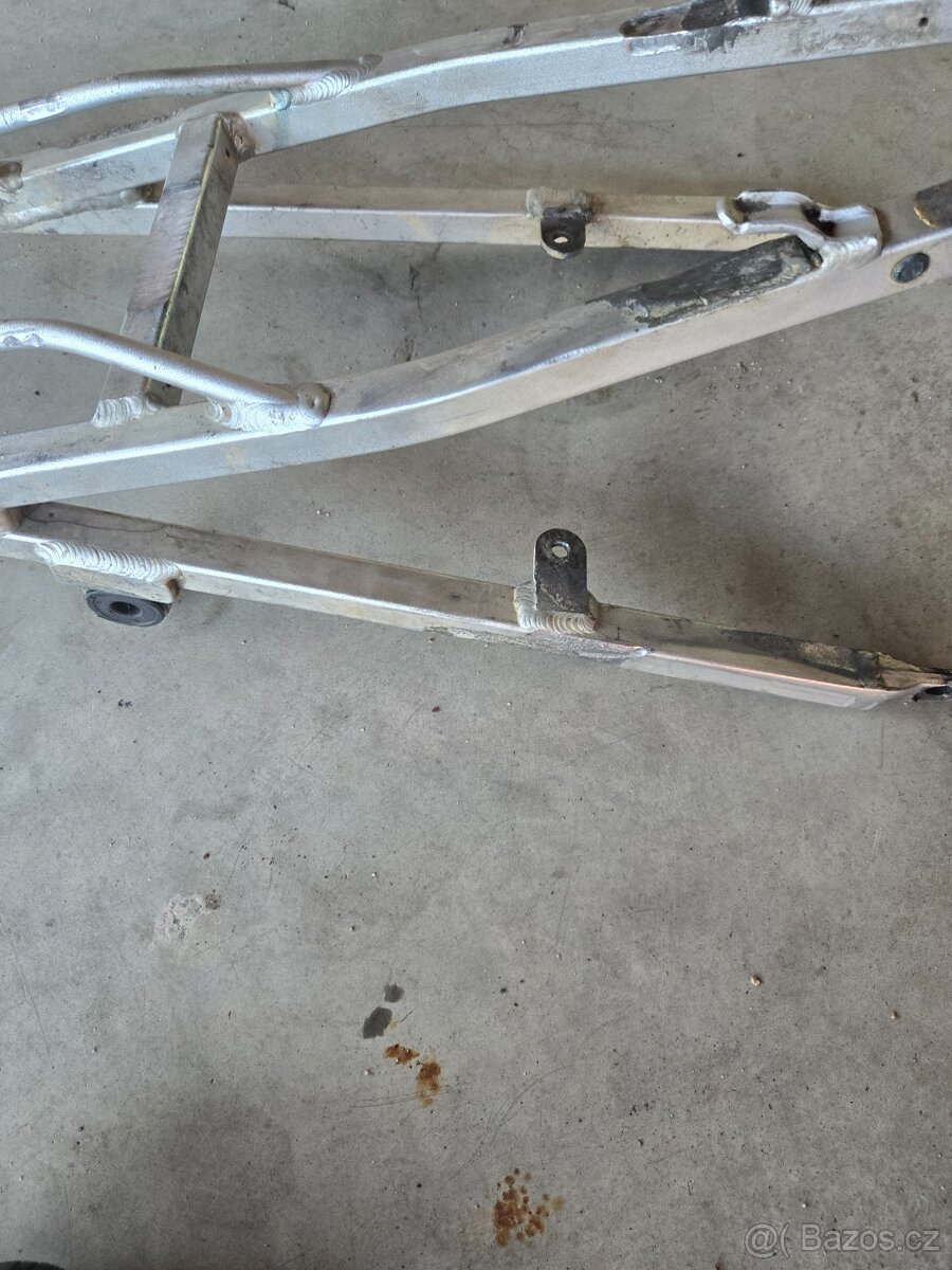 Posedsedlový rám Husqvarna 125