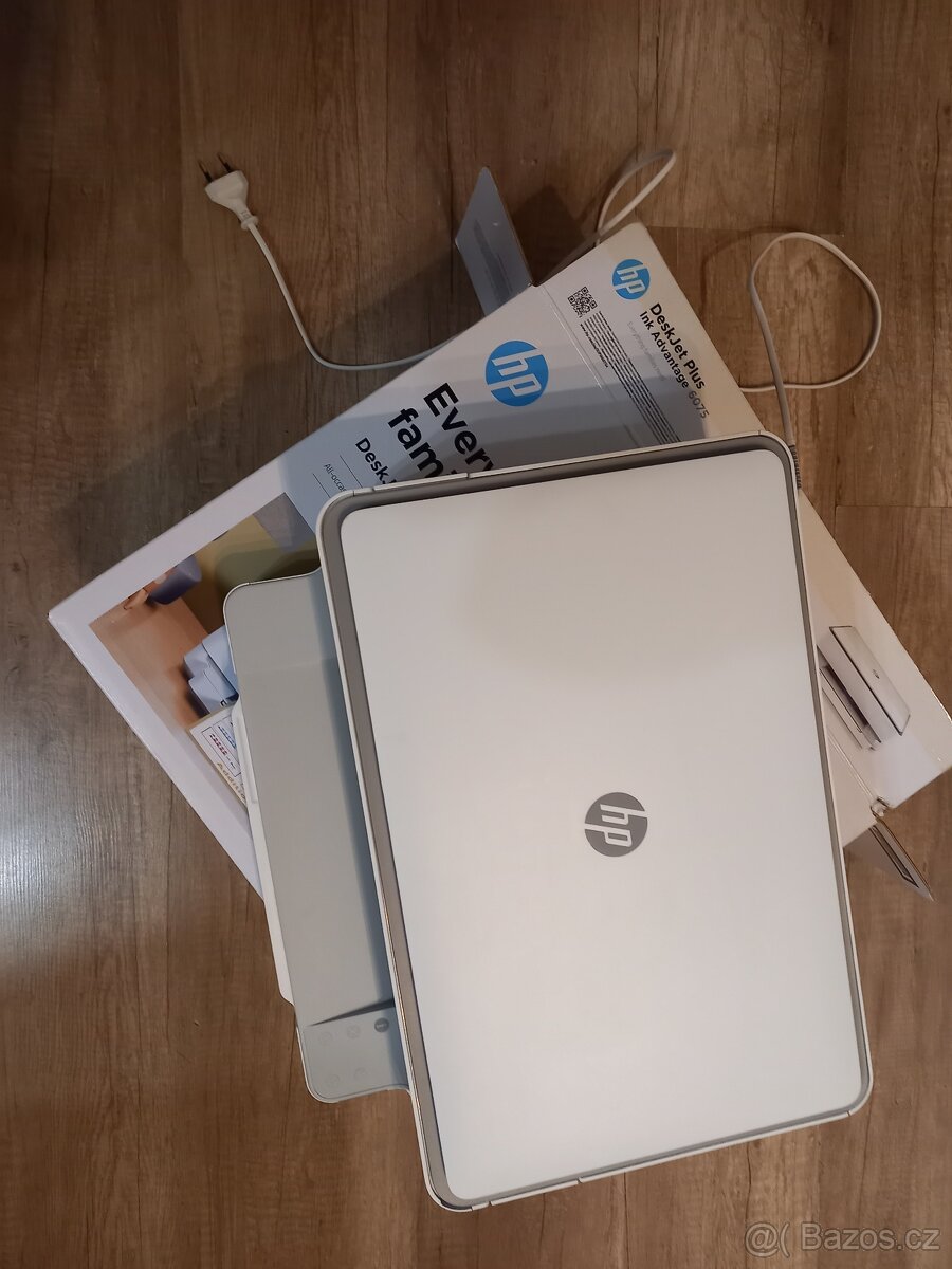 HP DeskJet Plus Ink Advantage 6075 - 3