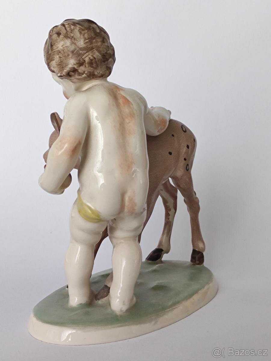 Starožitná soška, figurka, dítě krmí srnče, Hertwig, 14cm - 3