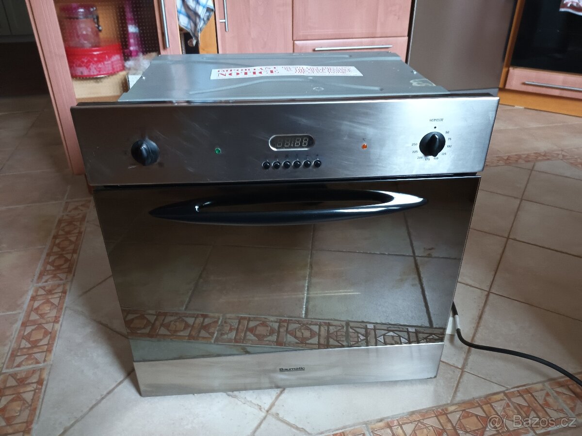 Horkovzdušná vestavná trouba Baumatic - 3