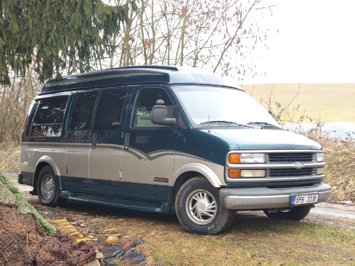 Chevrolet Chevy Van Gladiator - 3