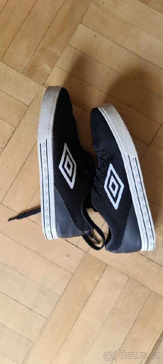 Chlapecké tenisky Umbro vel. 40,5 - 3