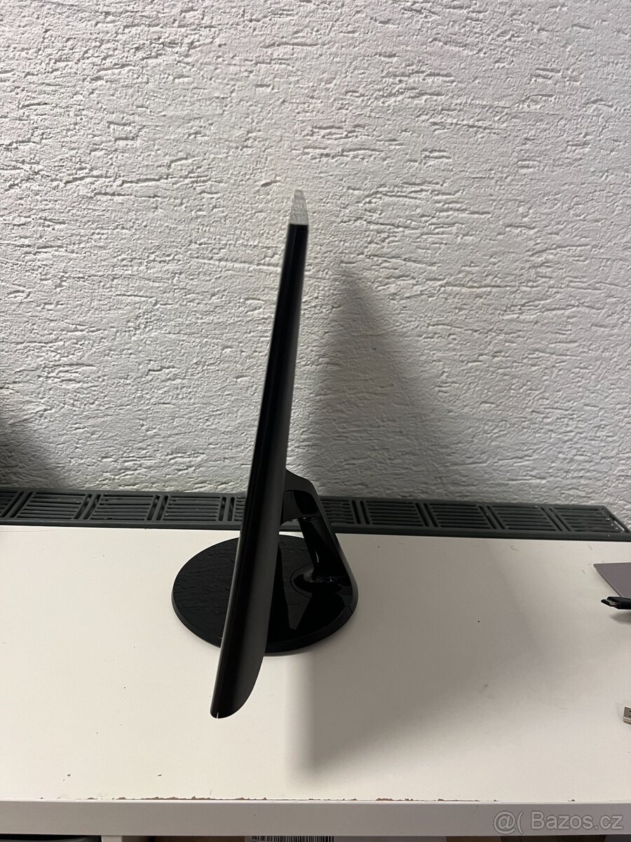 24" Samsung S24F350FHU - 3