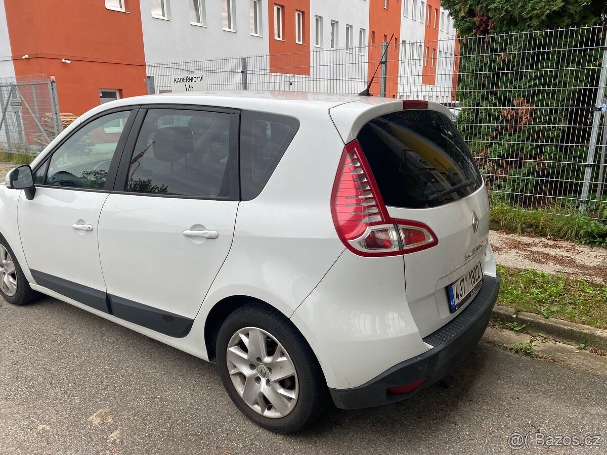 2010 Renault megane scenic - 3