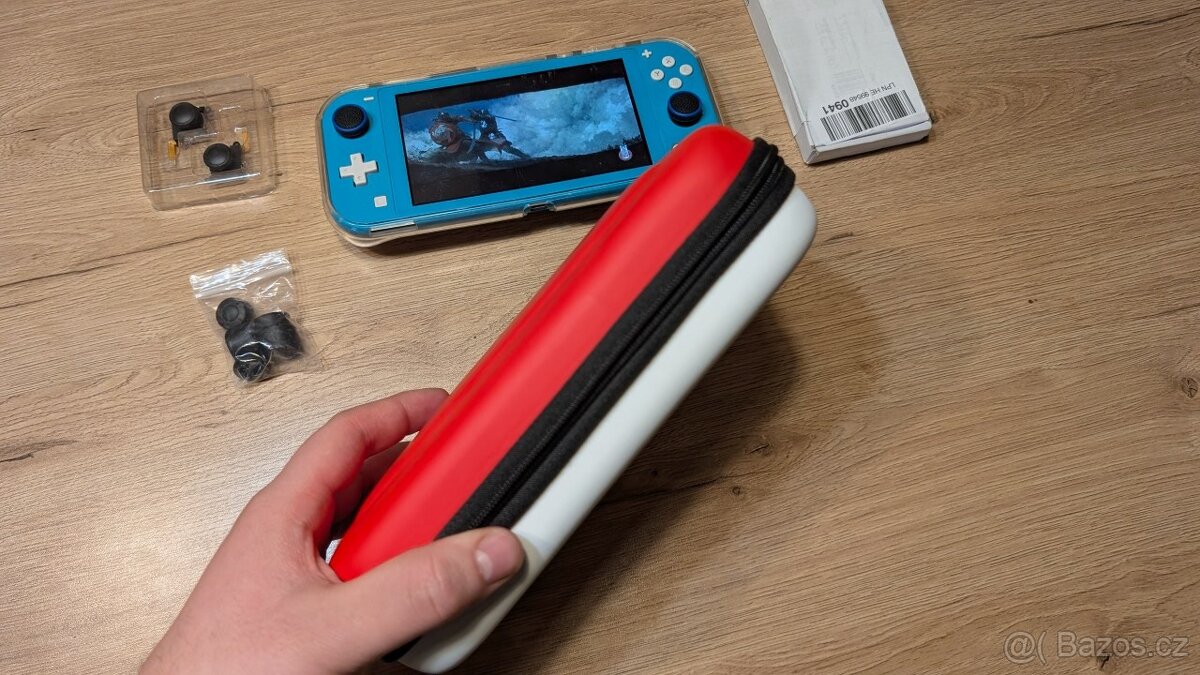 Nintendo Switch Lite + VÝBAVA - 3