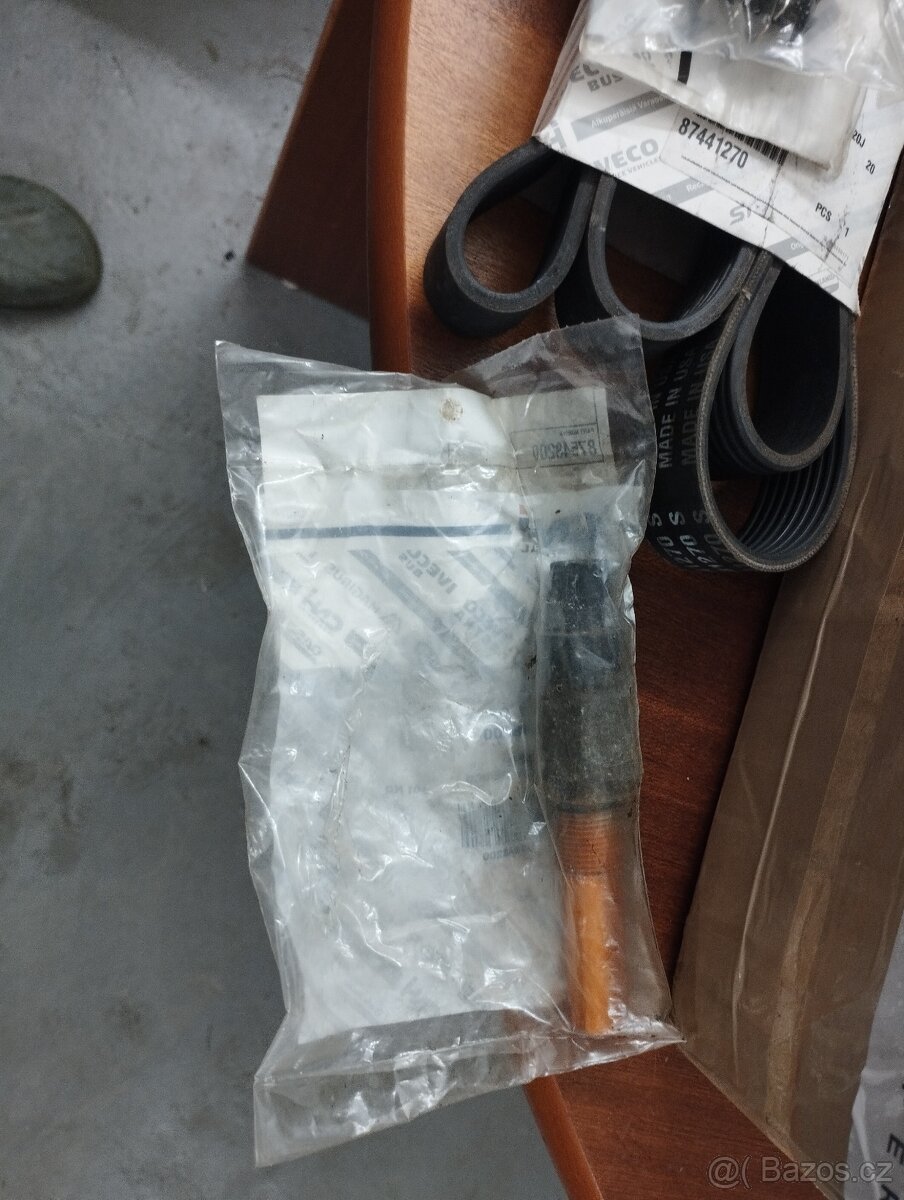 New Holland T8040 - 3