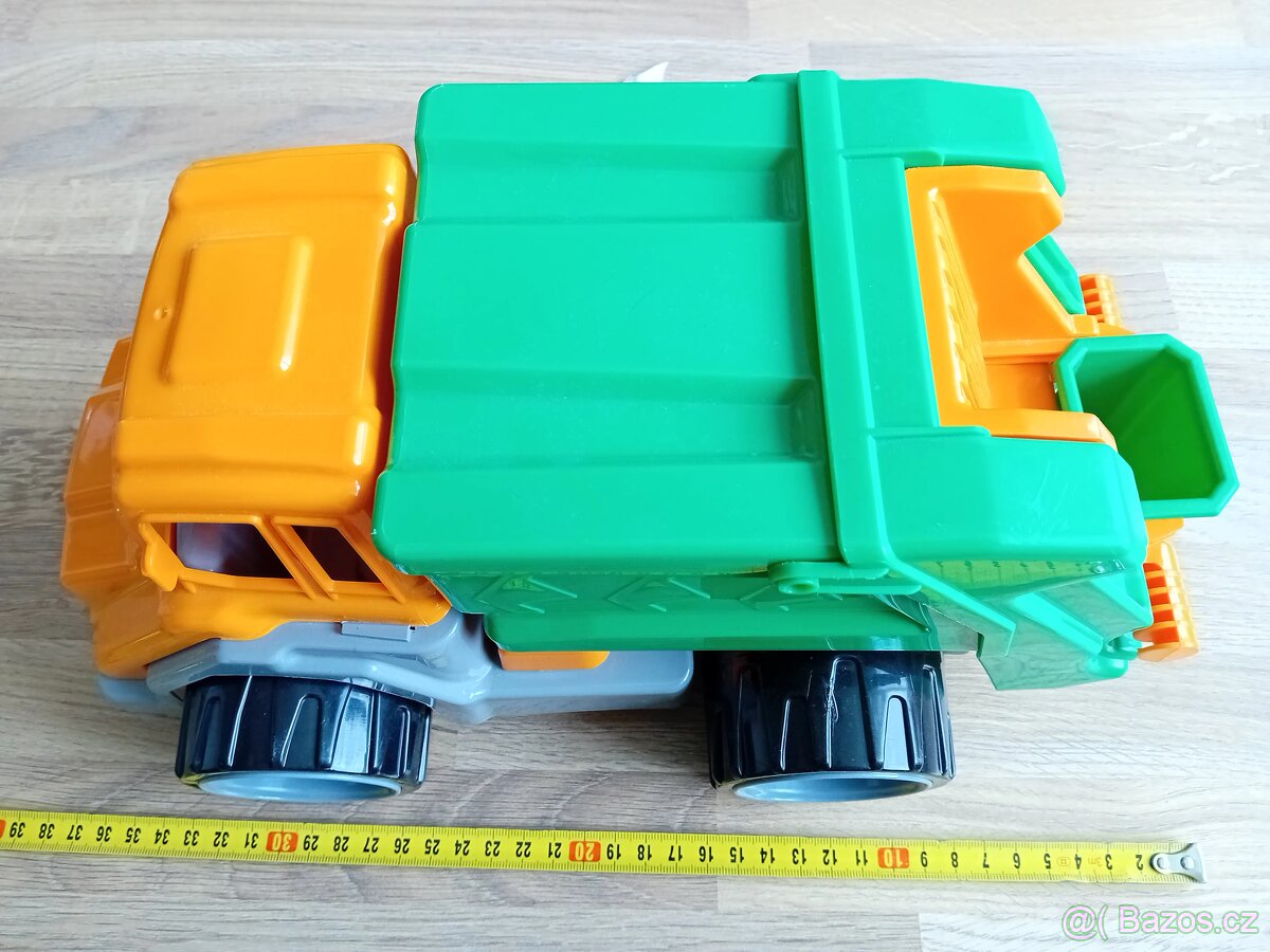 Auto popeláři s popelnicí... - 3