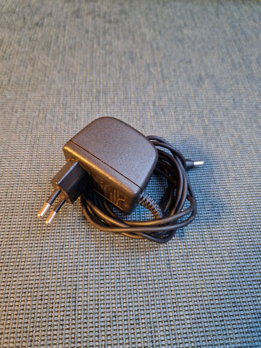 Mix starých adaptérů a retro nabíječek Nokia - 3