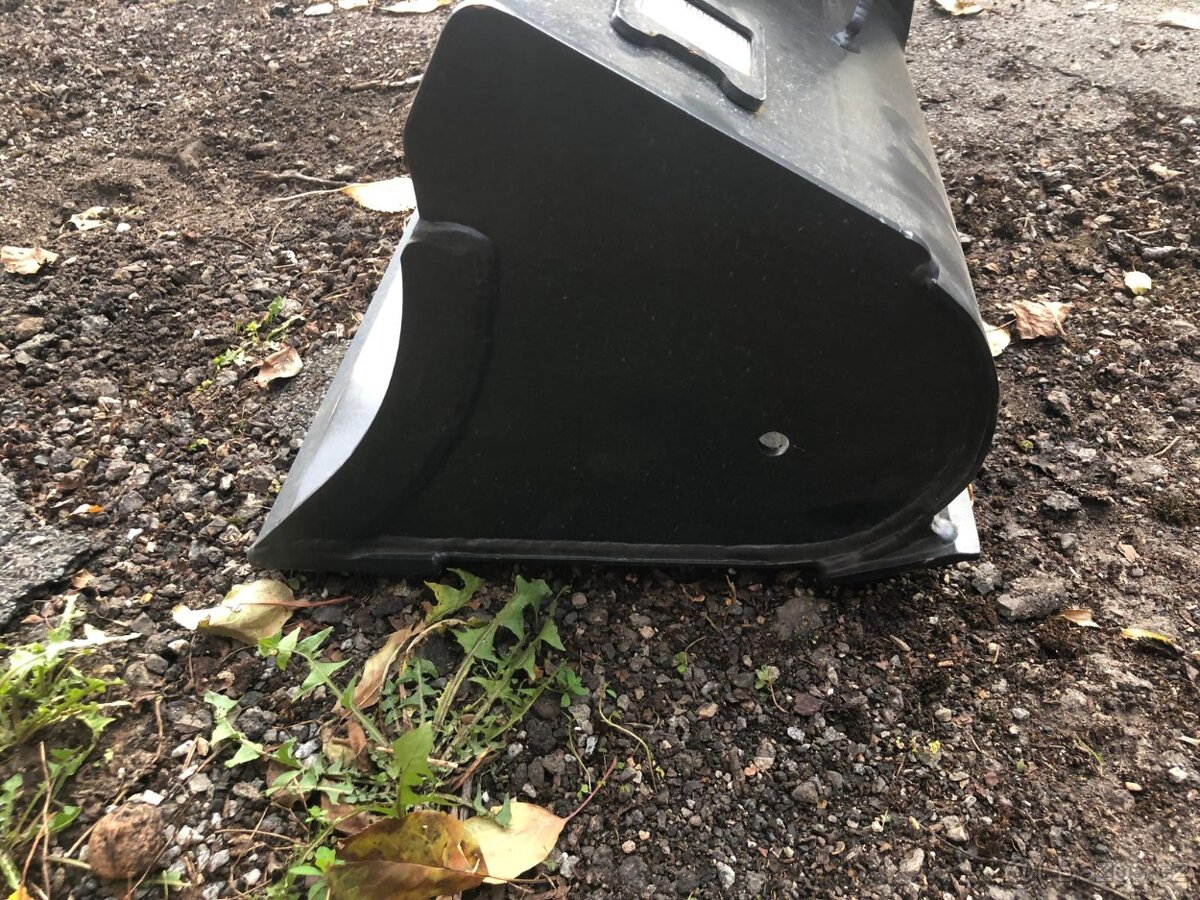 Prodám svahovou naklápěcí lžíci MS 01 - 3