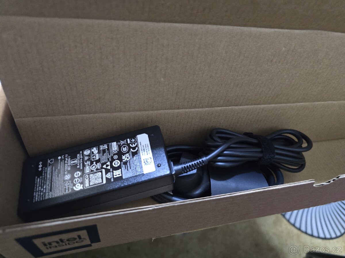 Notebook Dell 15 i5,16gb ram, 1TB SSD - 3