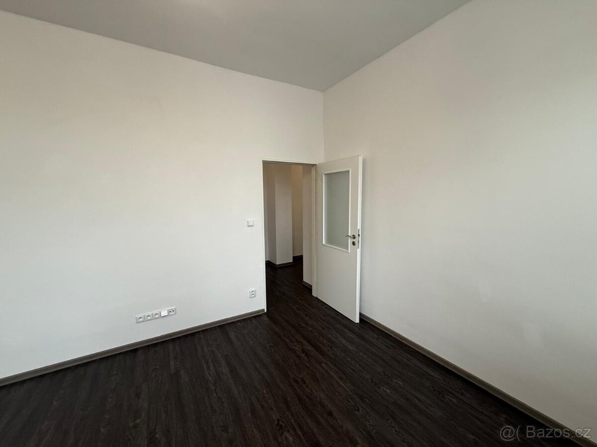 Pronájem zrekonstruovaného bytu 2+kk, 50m2, Strakonice - 3