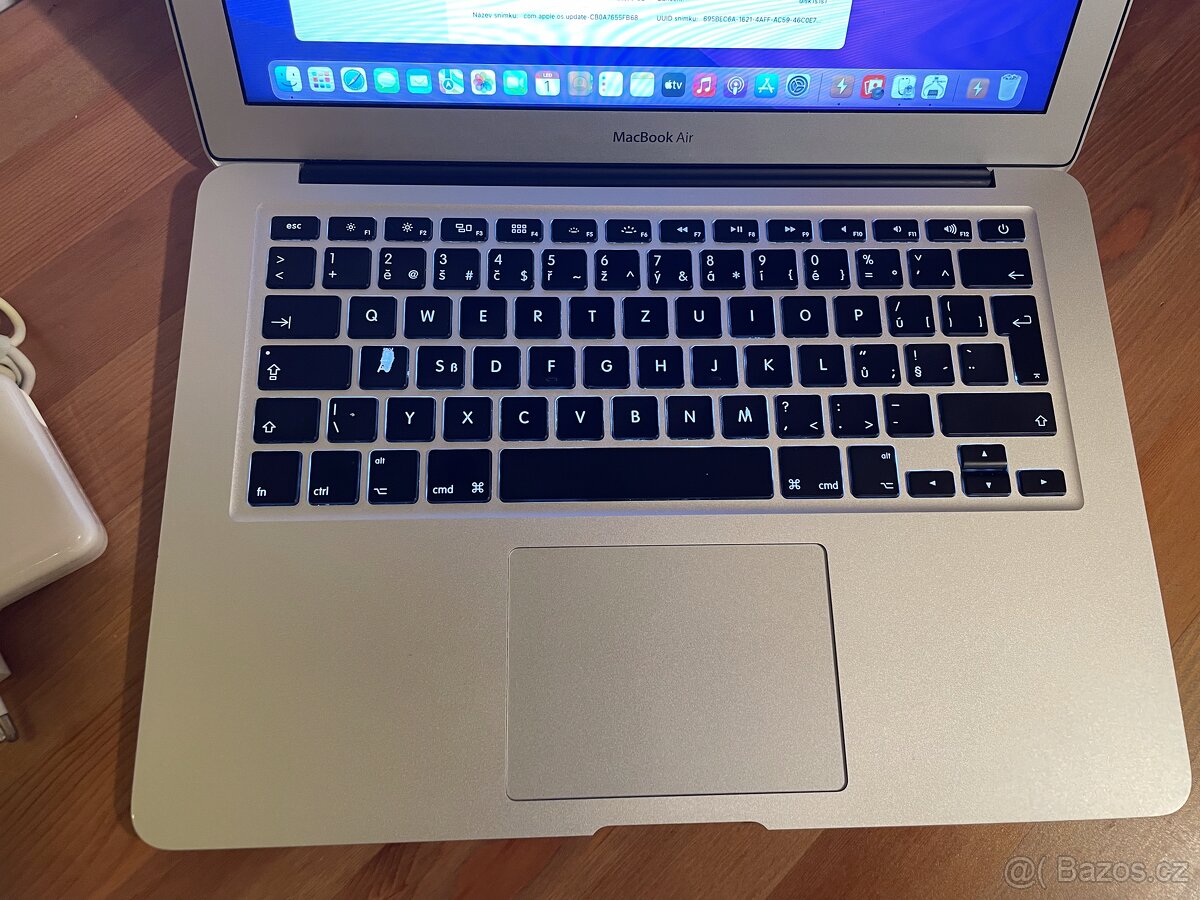 MacBook Air 2017 – 8 GB RAM - 128 GB SSD – super baterie - 3