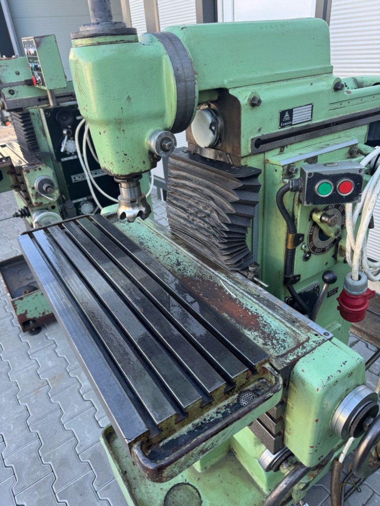 62. Frézka nástrojařská FN 25 - 3