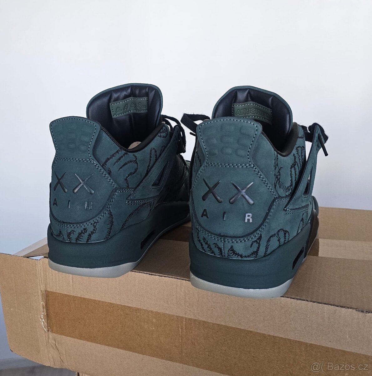 AIR JORDAN 4 RETRO KAWS - 3