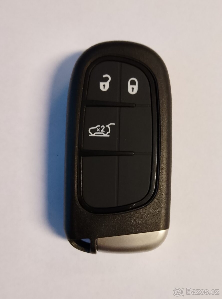 černé obaly s logem Dodge a Jeep - 3