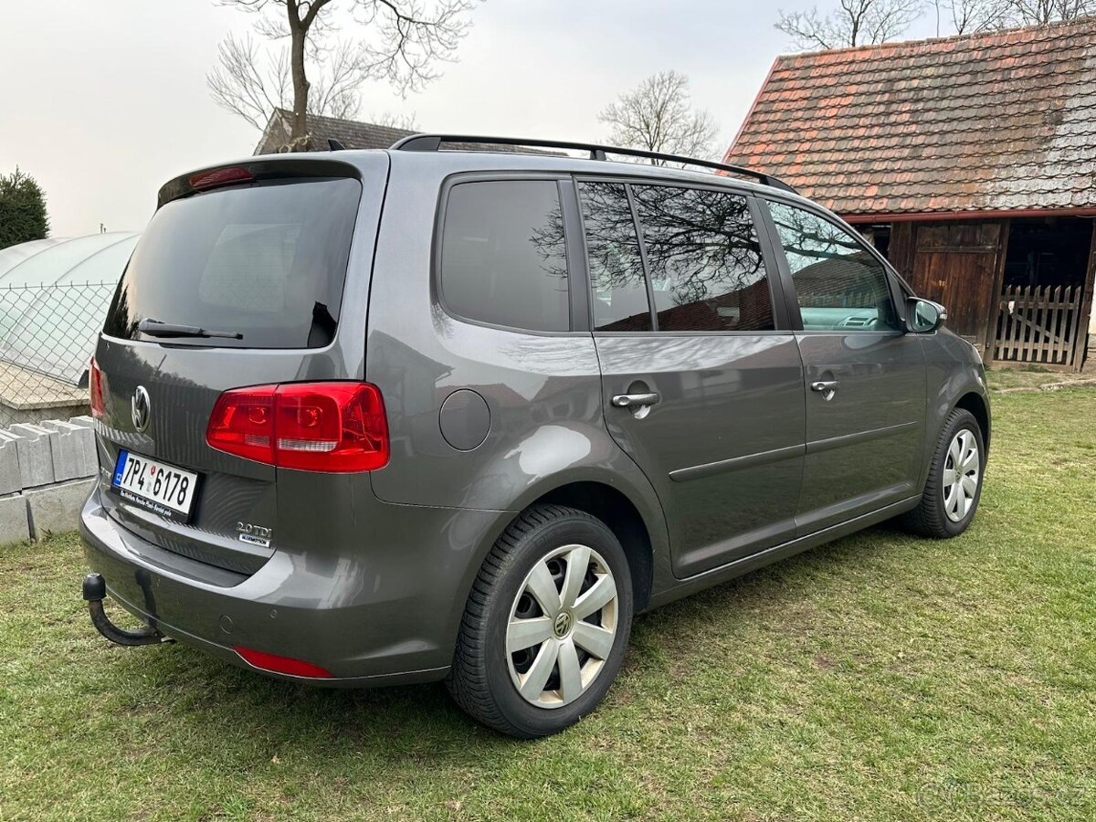 Volkswagen Touran - 3