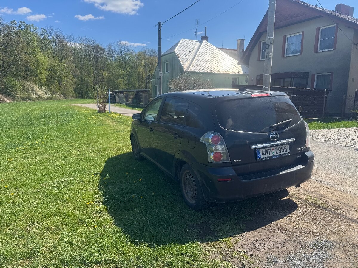 Corolla Versso - 3