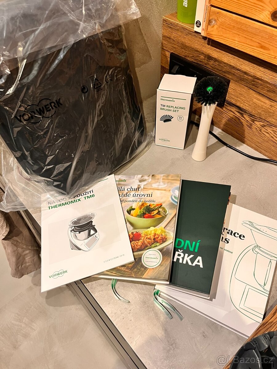 Thermomix TM6 s bohatým příslušenstvím - 3