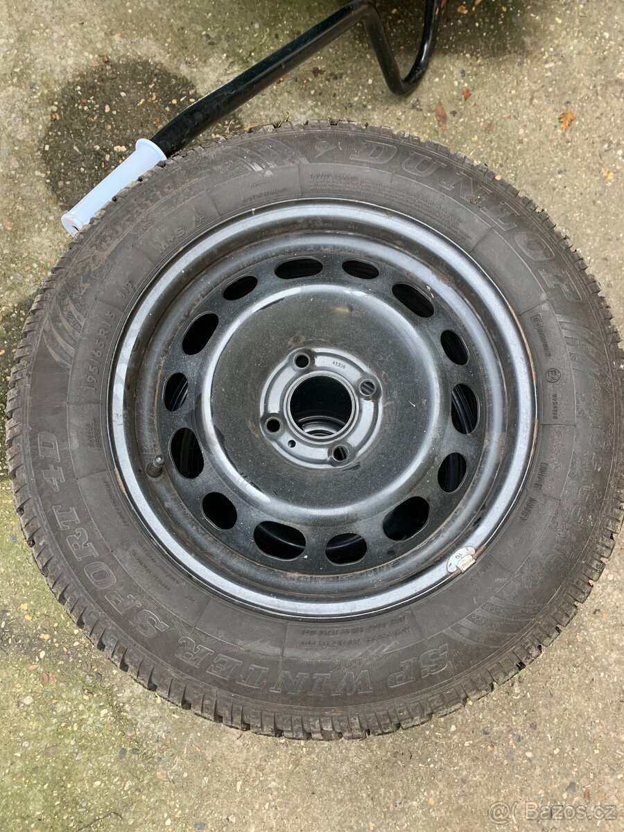 Prodám zimní pneu 195/65/15 Dunlop SP Wintersport 4D - 3