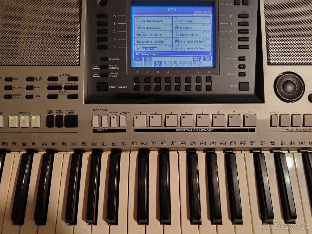 Yamaha PSR S700 - 3