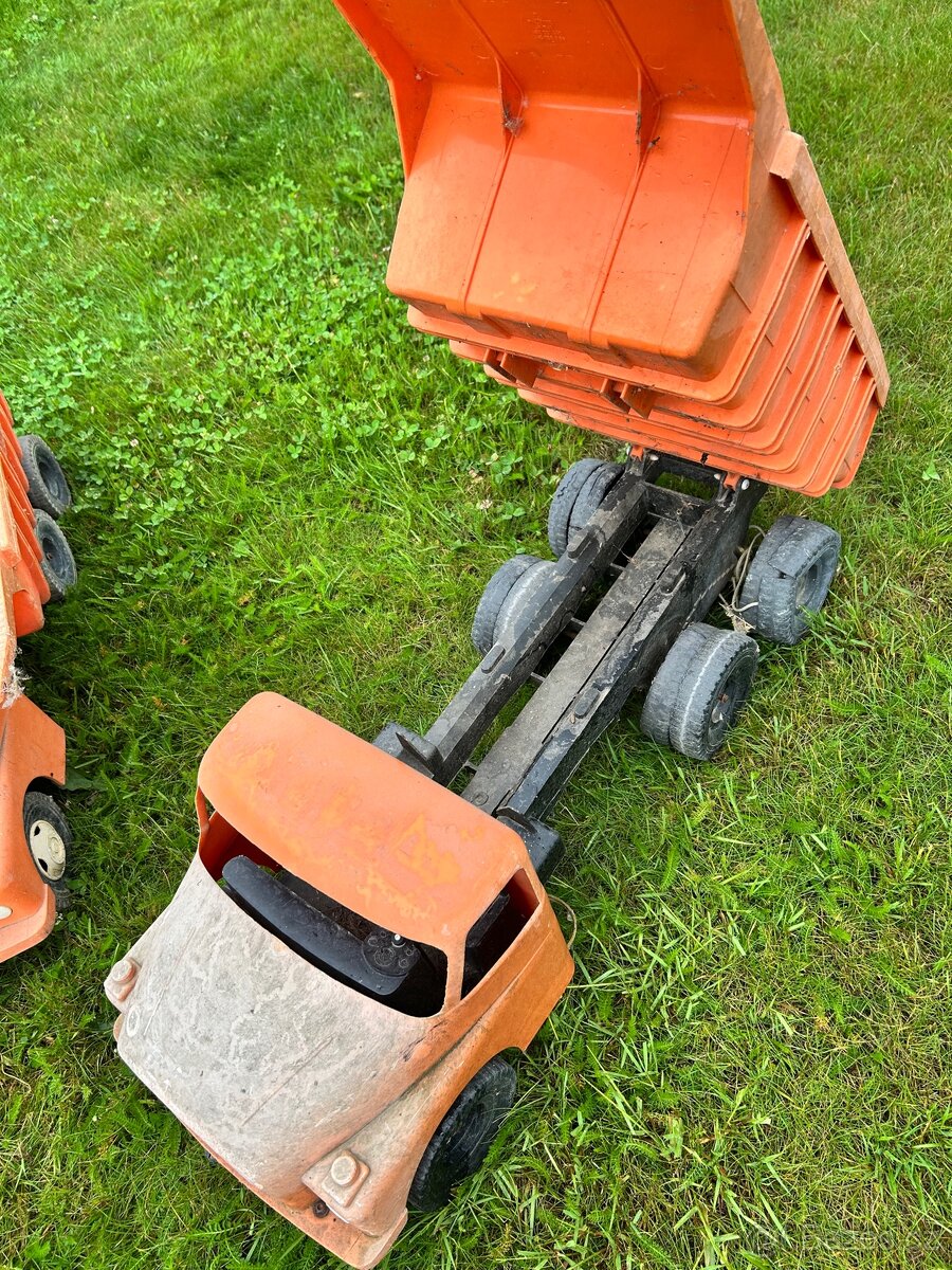 Tatra 148 tři kusy - 3