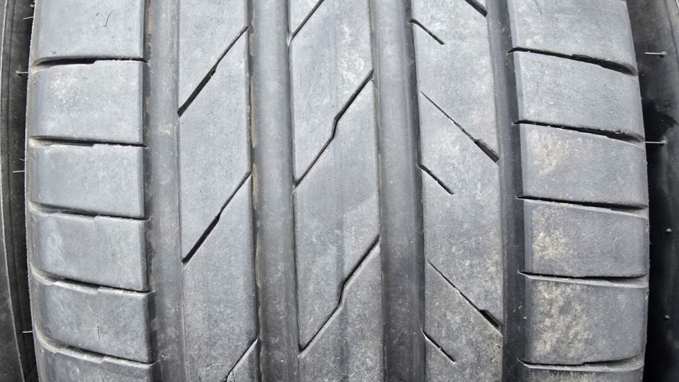 Letní pneu 235/45/20 Hankook - 3