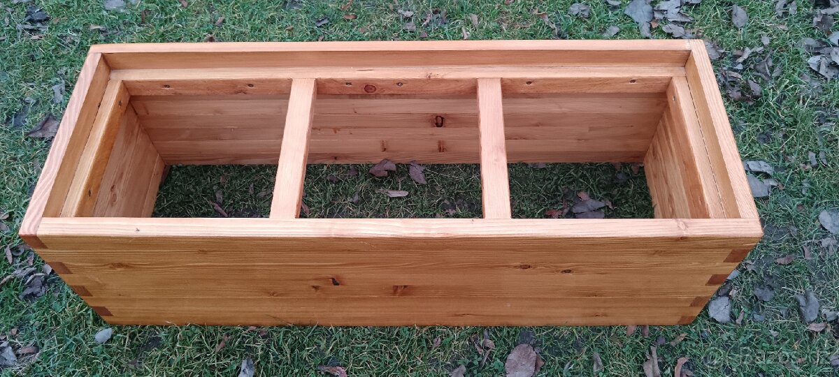 Truhlíkk květináč - 3