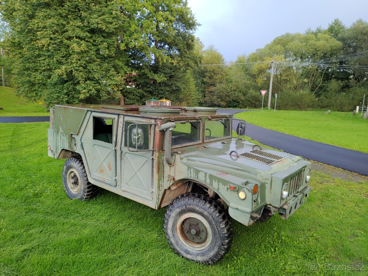 Replika H1 Humvee Hummer na podvozku Tatra 805