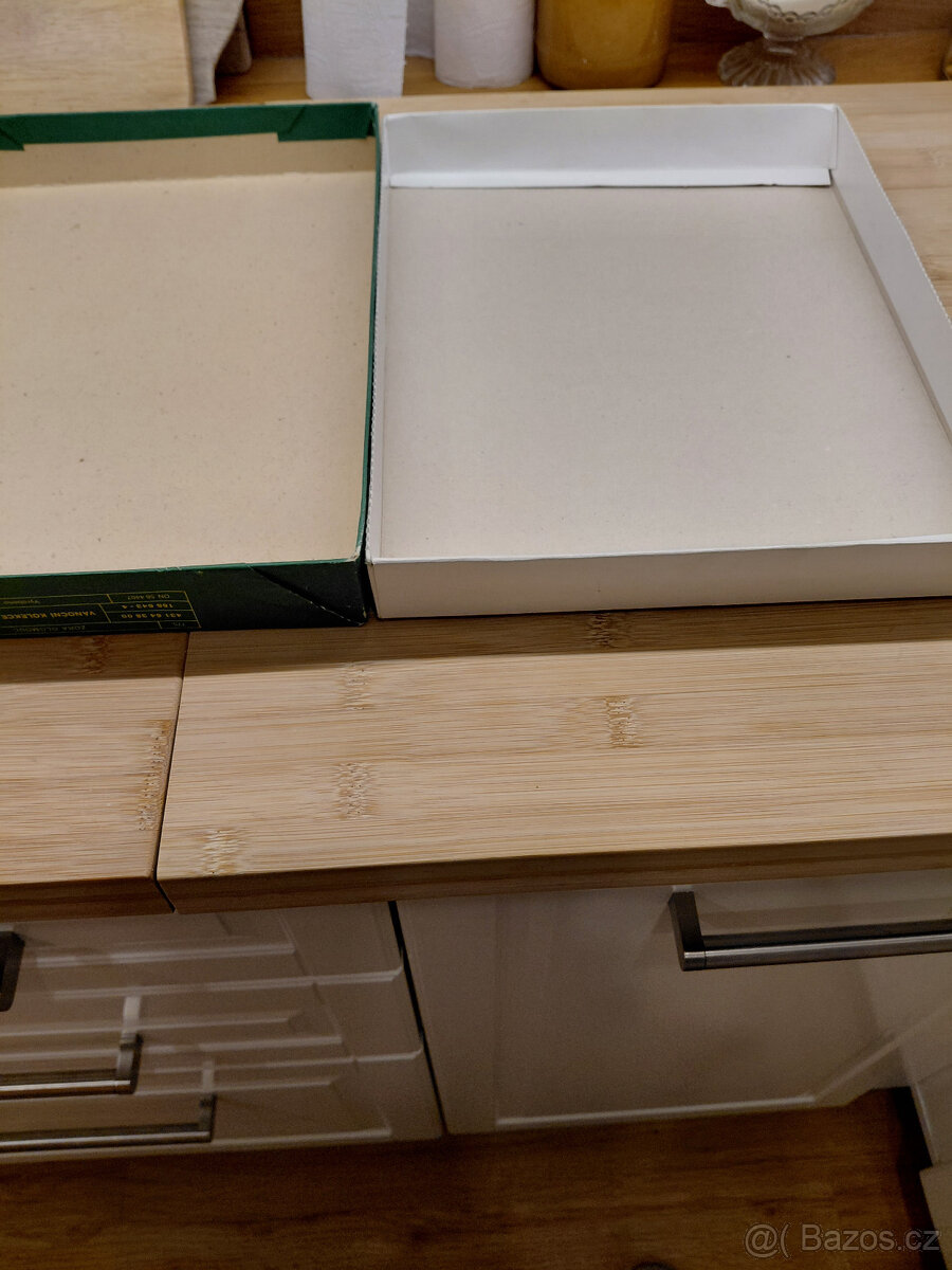 Stará krabice od vánoční kolekce - 3