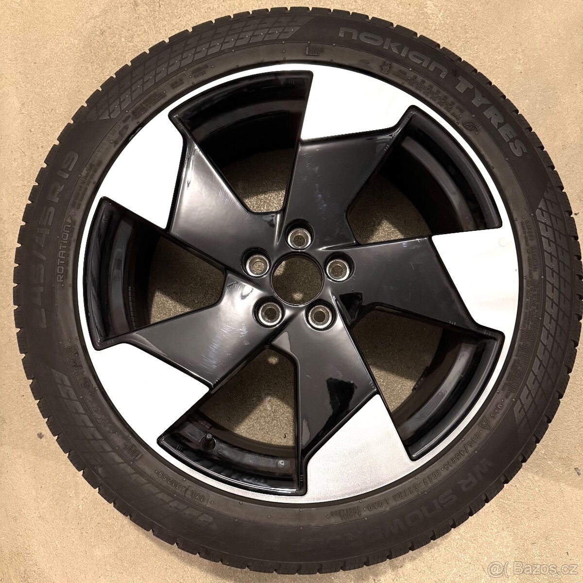 Zimní kola Volvo EX30 R19 - 3