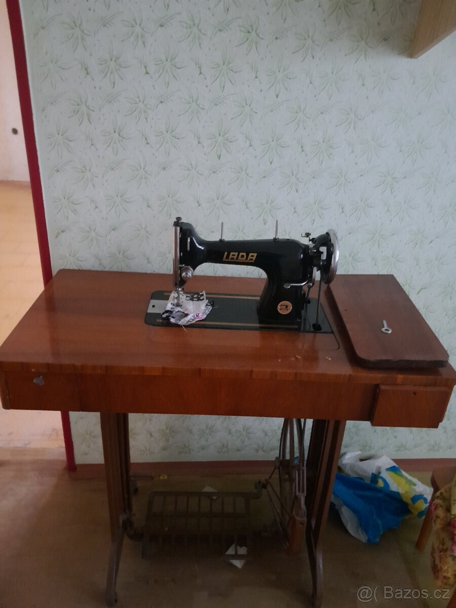 Šicí stroj - 3