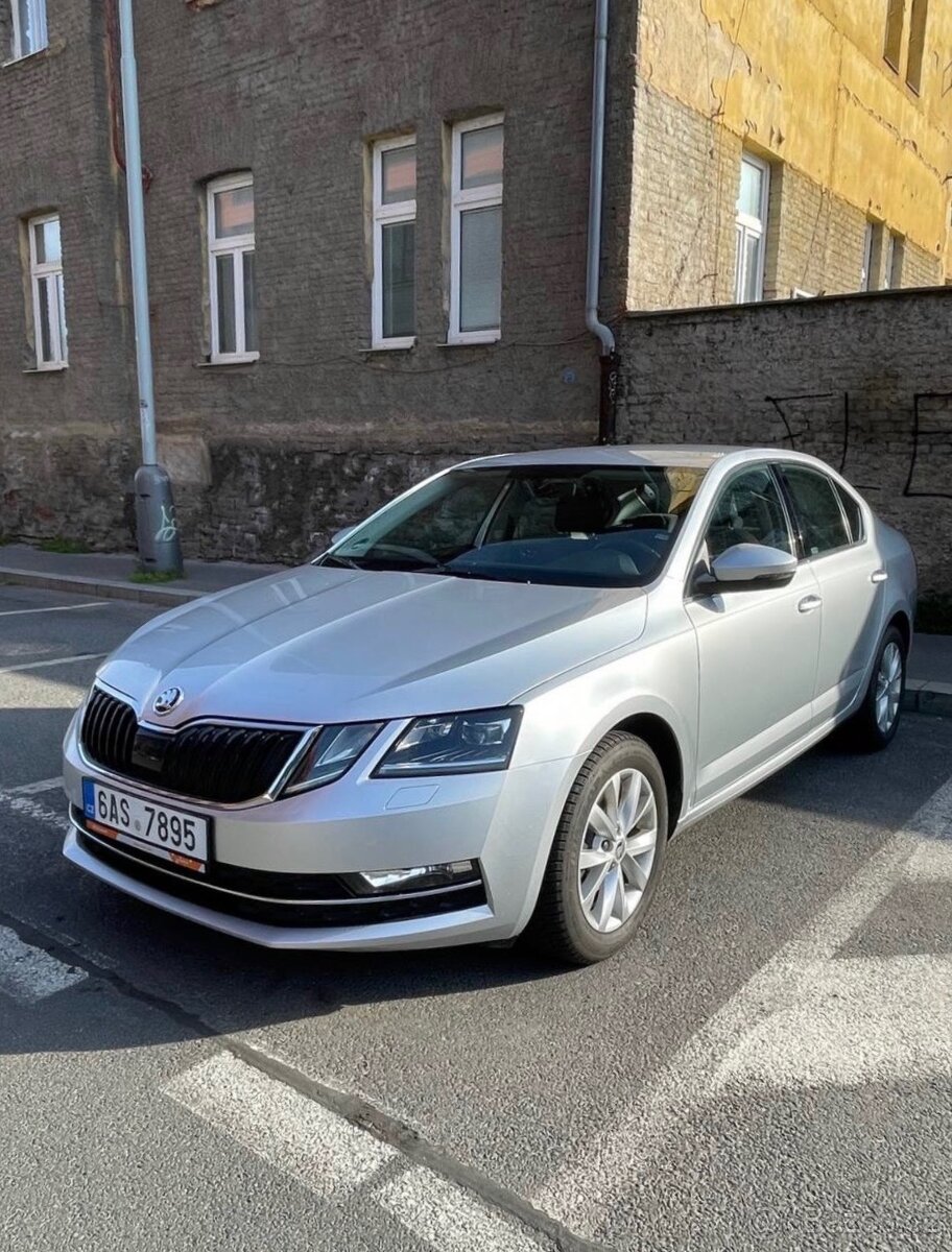 ŠKODA Octavia 1.6 TDI 85kw Dsg Style - 3