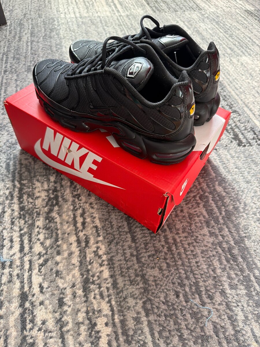 Boty Air Max plus značky NIKE - 3