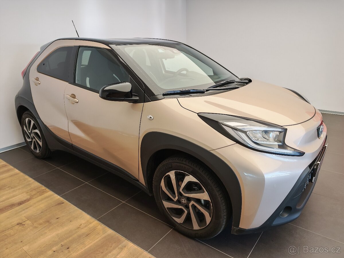 Toyota Aygo 1.0 X-Play STYLE - 3