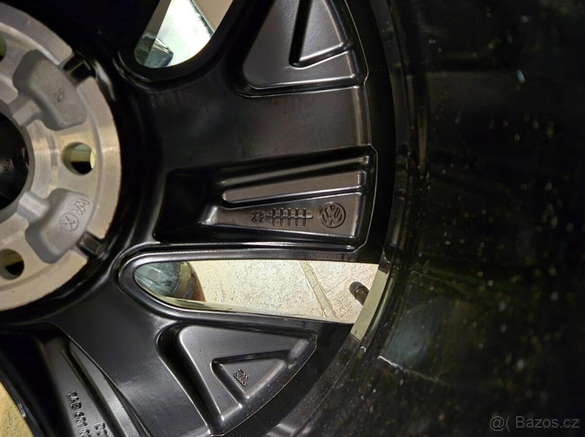 Celoroční sada Volkswagen ID.7 Hudson R19 - 3