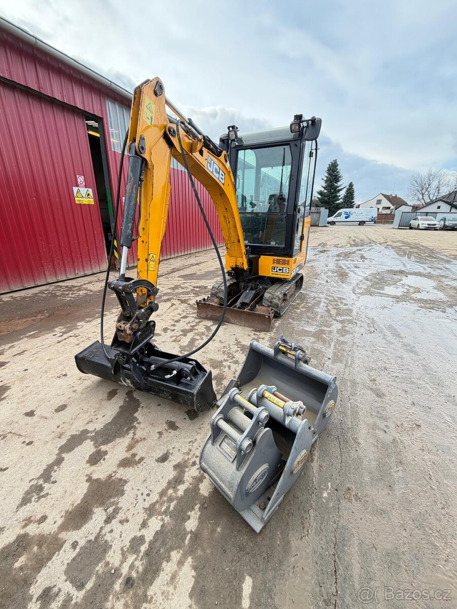 Pásový bagr JCB 16C-1 - 3