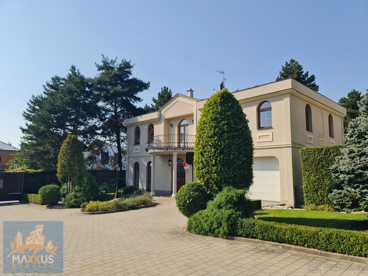 Pronájem luxusní vily 5+1/T (243 m2), zahrada (382 m2), bazé - 3