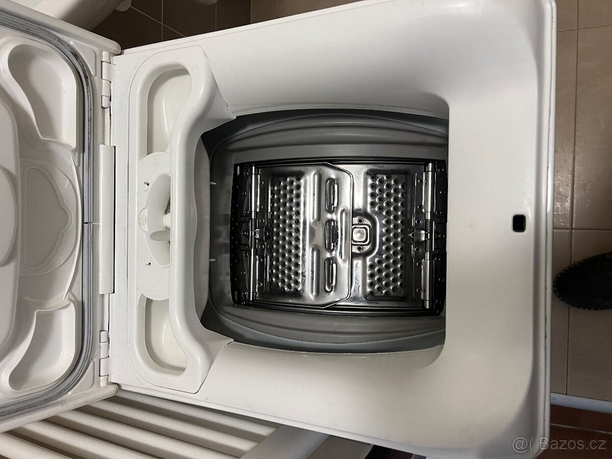 Pračka Electrolux EWT1262TDW – vrchem plněná - 3
