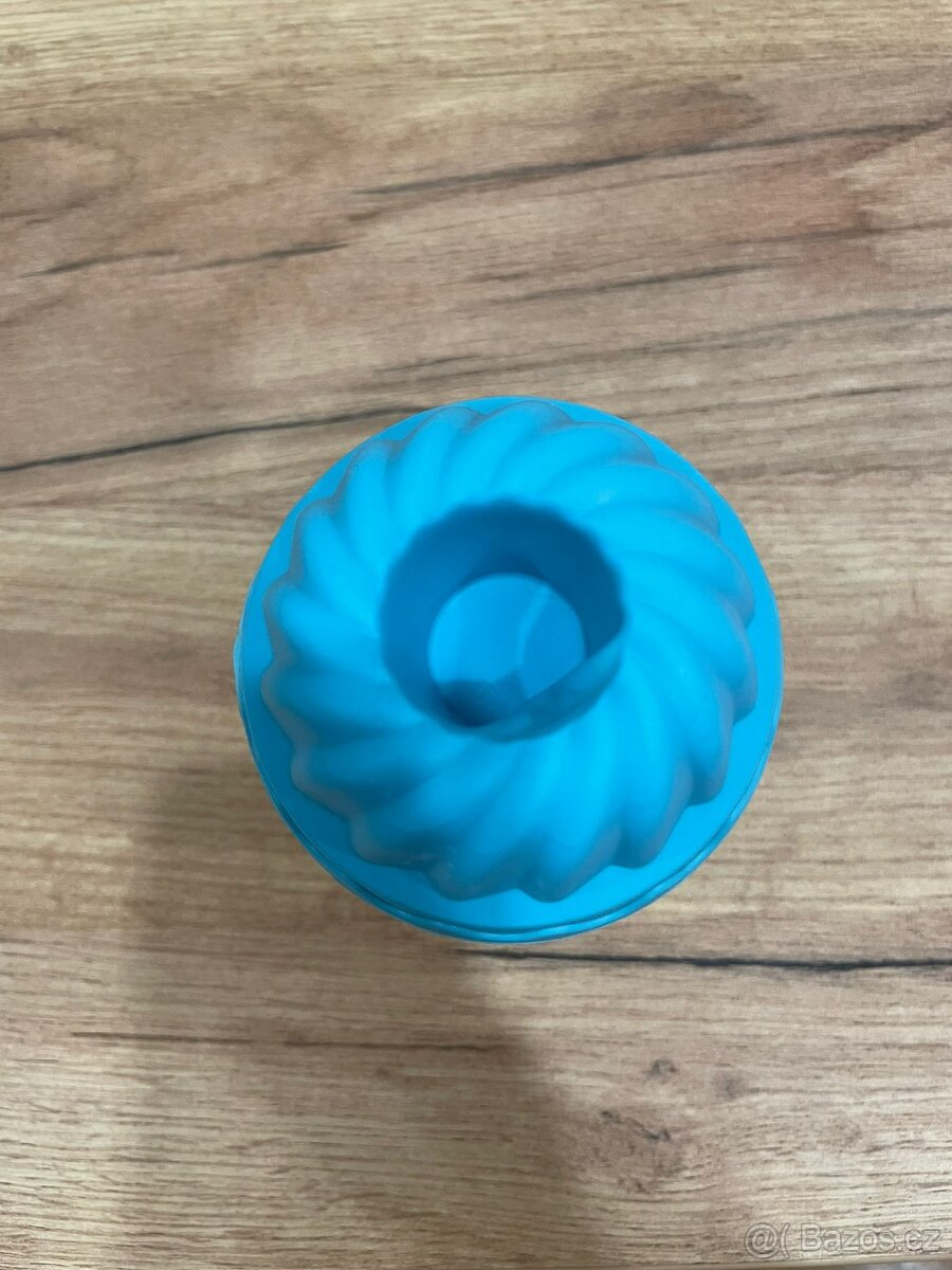 Silikonové formy – bábovičky (cca 22ks) - 3